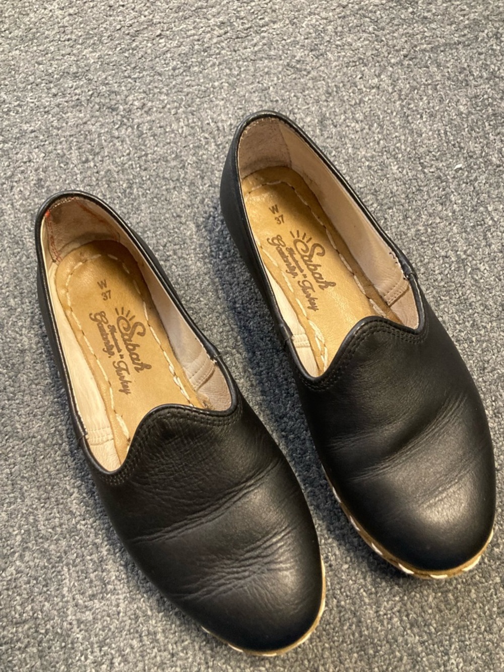 Size 6 EU37 like new Sabah black leather glove loafers - Picture 11 of 14